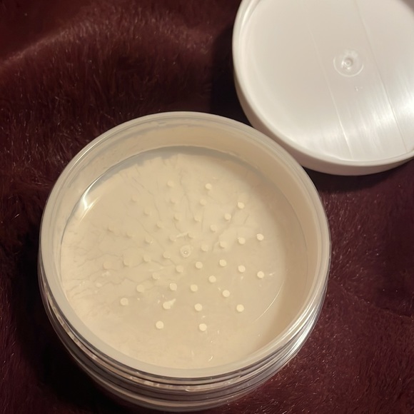 Revolution Beauty Coconut Scented Baking Powder - Brand New without Box - Picture 4 of 4